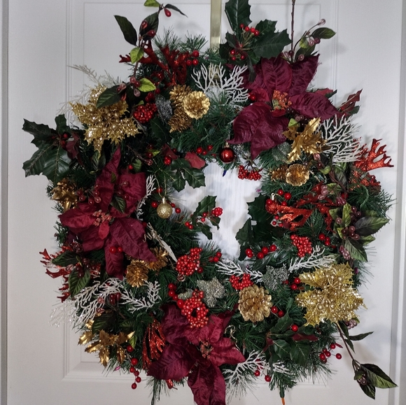 Custom Handcrafted Elegant One of a Kind Lighted Wreath - Picture 8 of 13